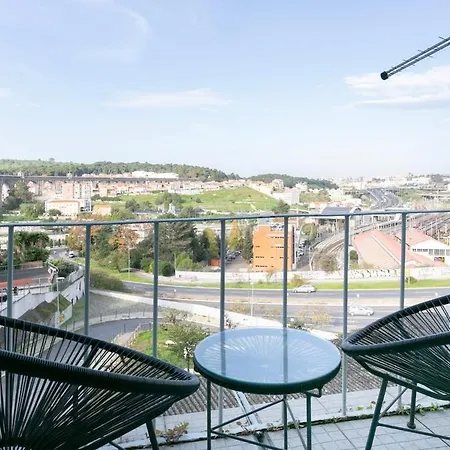 Exquisite 2bdr Flat With Balcony In Lisbon's Heart