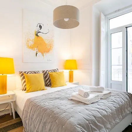 Exquisite 2bdr Flat With Balcony In Lisbon's Heart 아파트 리스본