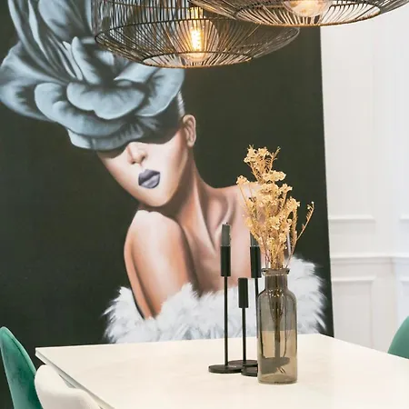 Exquisite 2bdr Flat With Balcony In Lisbon's Heart Apartamento *