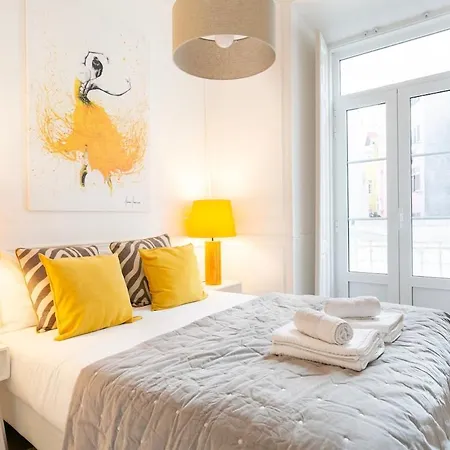 Apartment Exquisite 2bdr Flat With Balcony In Lisbon's Heart *
